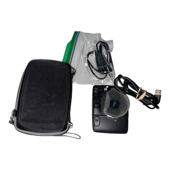 TomTom GPS With Case Logic Carrying Case & Accessories - Picture 2 of 6